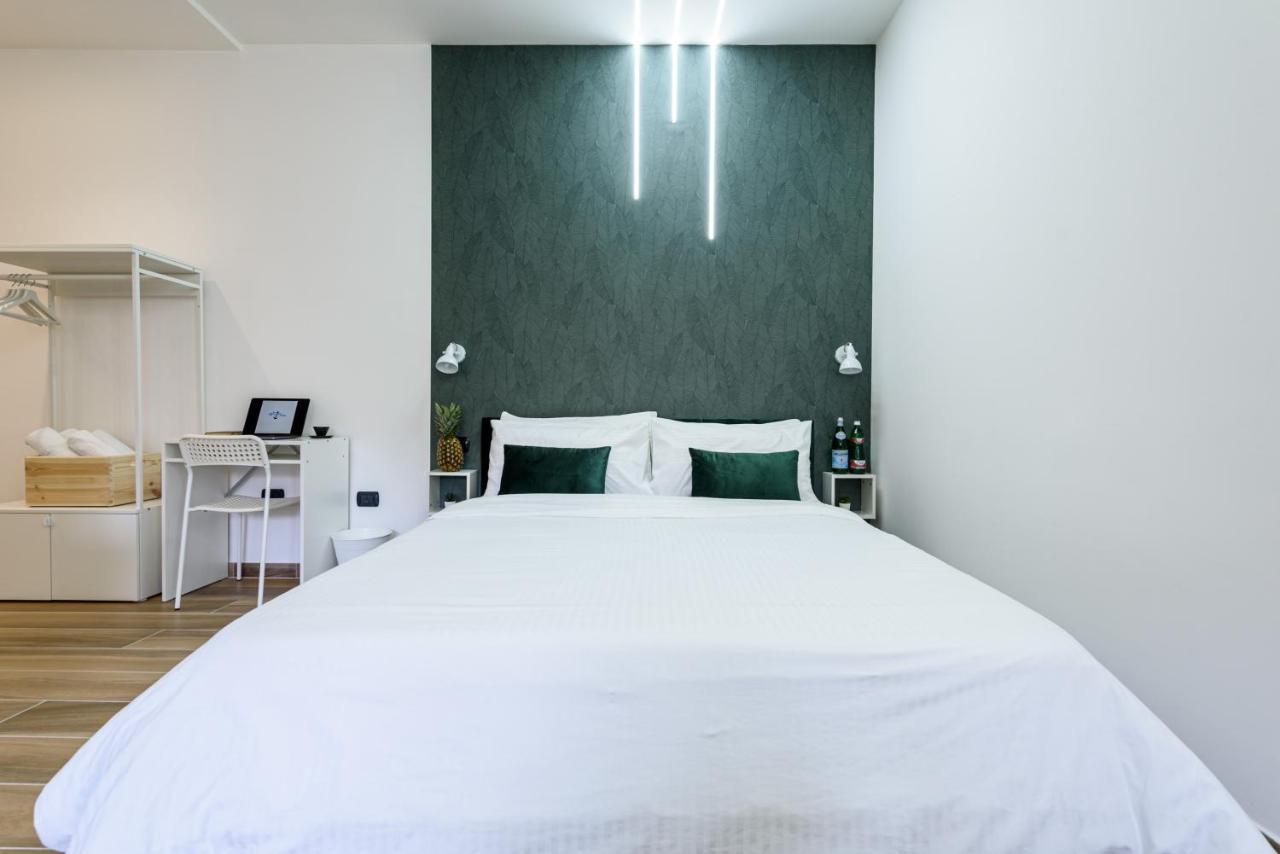 Sea City In Bed Napoli Bagian luar foto